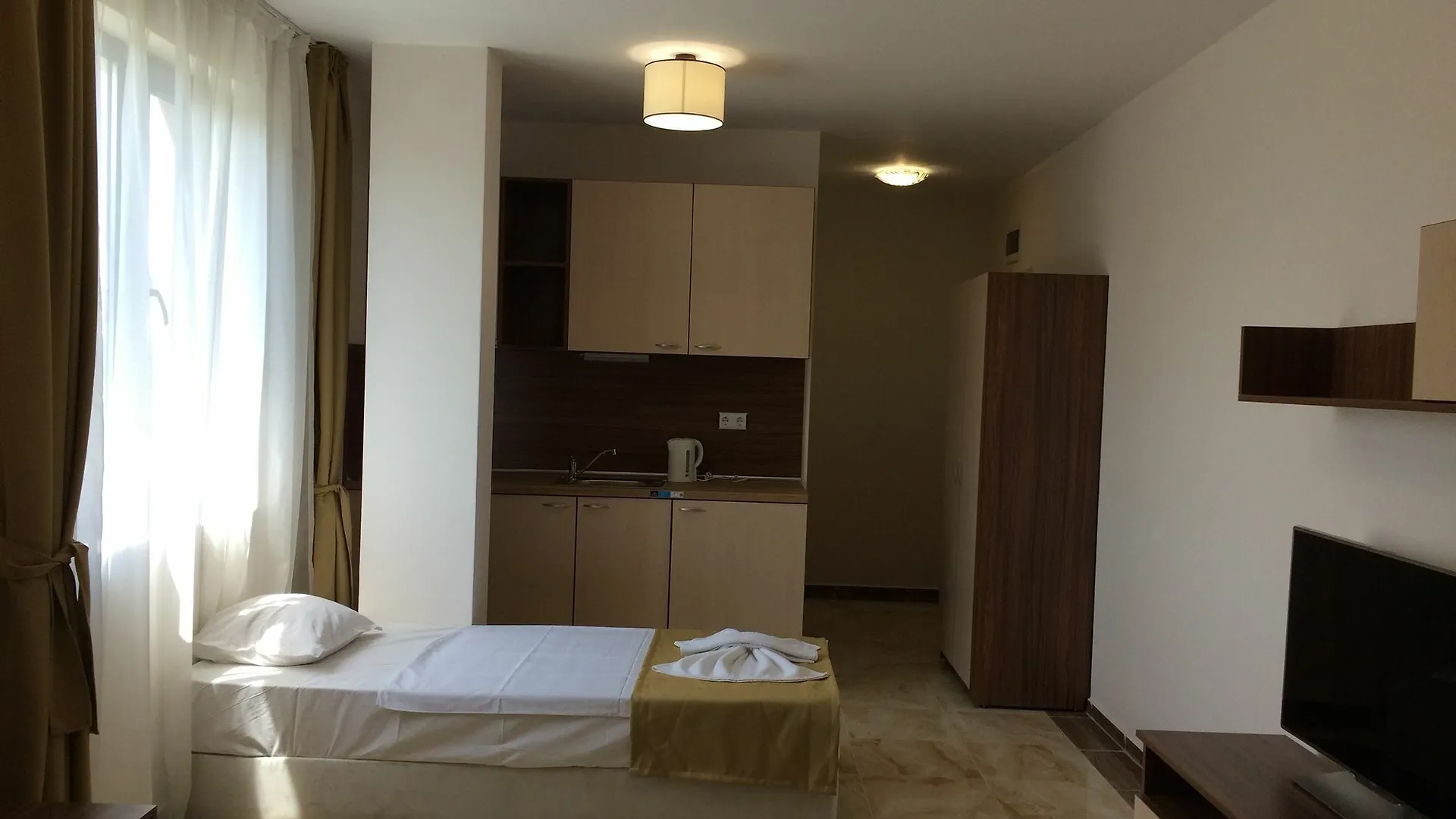 Palm Residence Deluxe Studios Sluneční pobřeží 4*,
